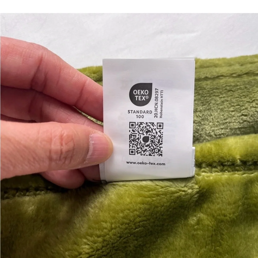 The Farmhouse 100% Polyester Soft Plush Blanket/Throw Blanket